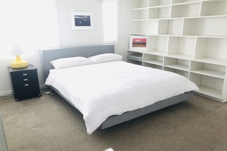 Photo of property in 23a Bournemouth Terrace, Murrays Bay, Auckland, 0630