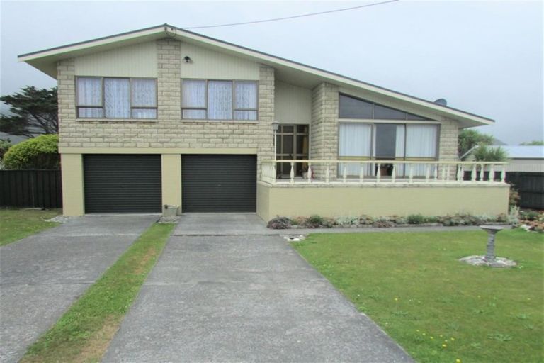 Photo of property in 28 Domett Esplanade, Cobden, Greymouth, 7802