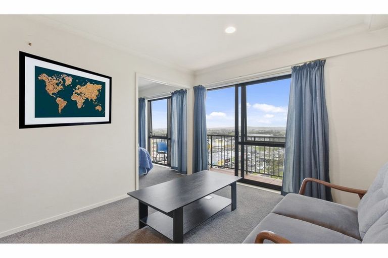 Photo of property in The Rennaissance, 15i/18 Ronwood Avenue, Manukau, Auckland, 2104