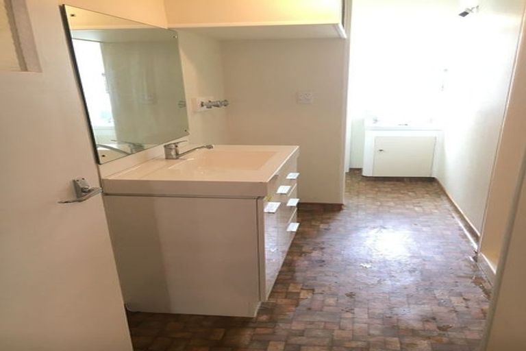 Photo of property in 67 Pirie Street, Mount Victoria, Wellington, 6011