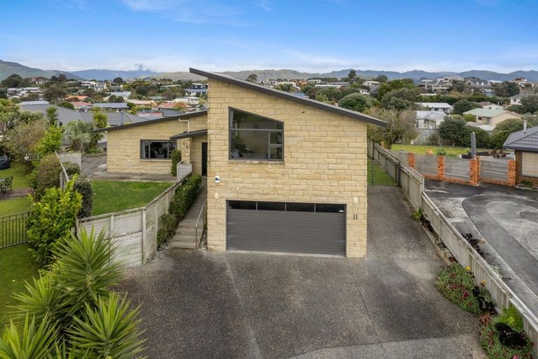 Photo of property in 11 Te Ropata Place, Waikanae Beach, Waikanae, 5036