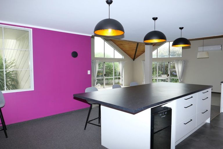 Photo of property in 36 Freyberg Crescent, Waikanae Beach, Waikanae, 5036