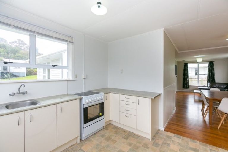 Photo of property in 13 Regent Place, Blagdon, New Plymouth, 4310
