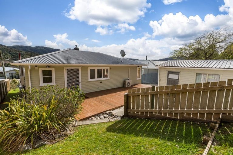 Photo of property in 73 Petrie Street, Wainuiomata, Lower Hutt, 5014