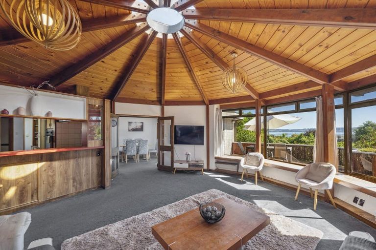 Photo of property in 11 Aquarius Drive, Kawaha Point, Rotorua, 3010