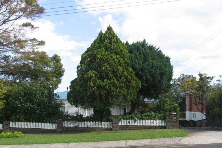 Photo of property in 15 Lewis Road, Pakuranga, Auckland, 2010
