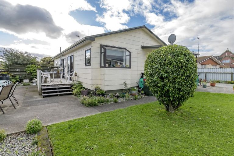 Photo of property in 6 Renata Road, Otaki, 5512