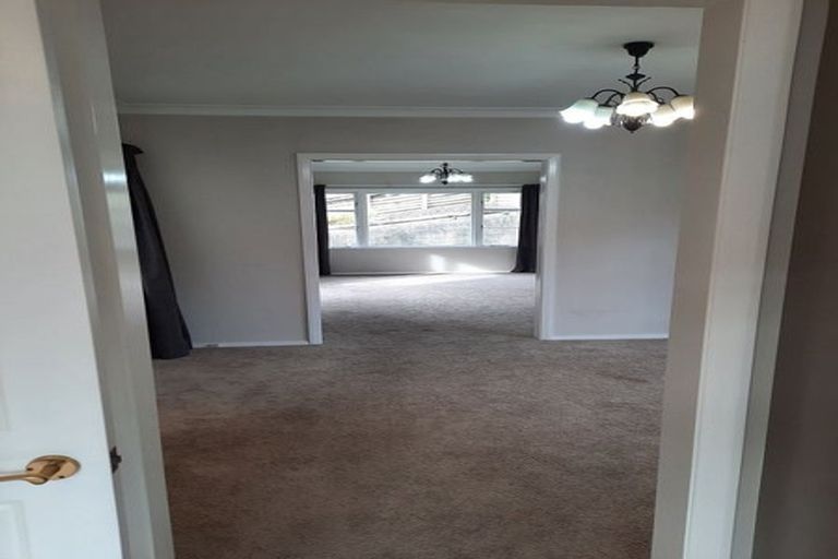 Photo of property in 30 The Drive, Tawa, Wellington, 5028