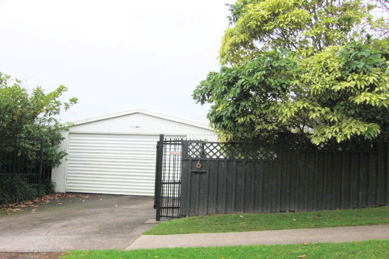Photo of property in 6 Churchouse Road, Greenhithe, Auckland, 0632