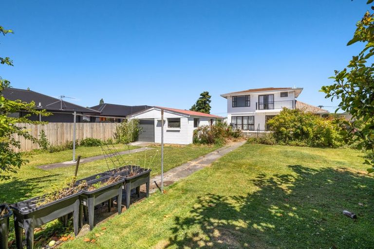 Photo of property in 49 Sturrocks Road, Redwood, Christchurch, 8051