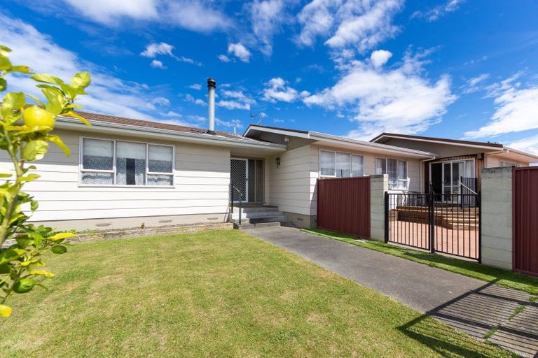 Photo of property in 50 Wynyard Crescent, Tamatea, Napier, 4112