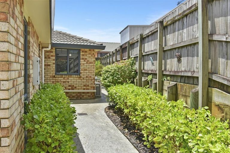 Photo of property in 19 Frederick Reece Drive, The Gardens, Auckland, 2105
