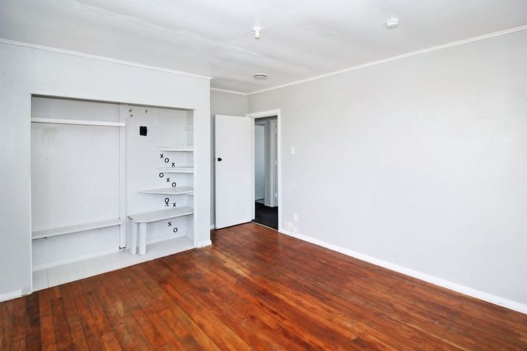 Photo of property in 90 Cook Street, Marfell, New Plymouth, 4310