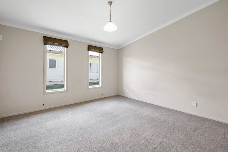 Photo of property in 2 Lakemere Way, Kinloch, Taupo, 3377