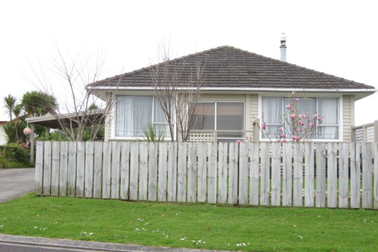 Photo of property in 16 Tuahu Place, Waitara, 4320