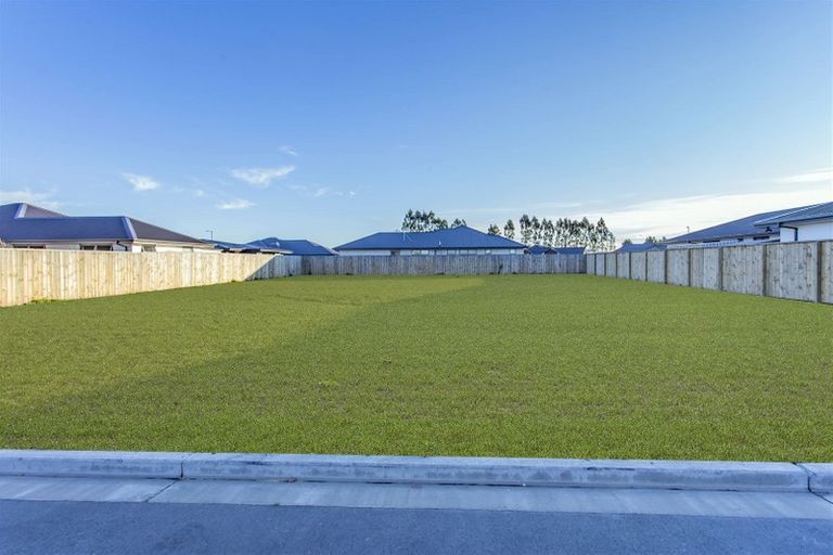 Photo of property in 22 Chatsworth Avenue, Rangiora, 7400