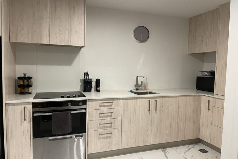 Photo of property in 86a Vodanovich Road, Te Atatu South, Auckland, 0610