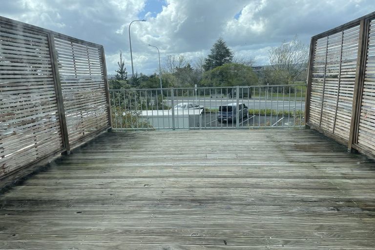 Photo of property in 4/222 Albany Highway, Schnapper Rock, Auckland, 0632