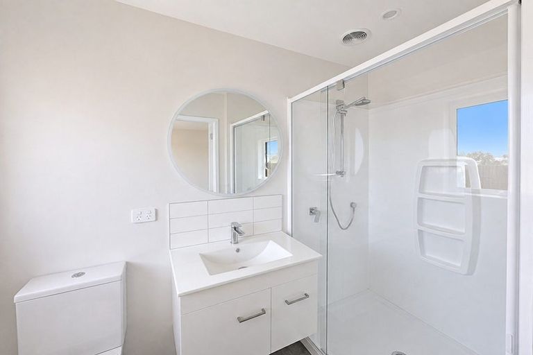 Photo of property in 5 Wheeler Place, Upper Vogeltown, New Plymouth, 4310