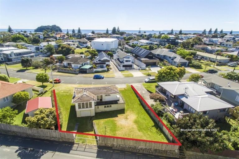 Photo of property in 12 Pitau Road, Mount Maunganui, 3116