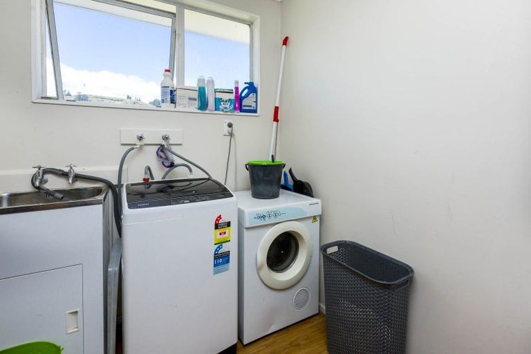 Photo of property in 83 Norana Road, Timberlea, Upper Hutt, 5018