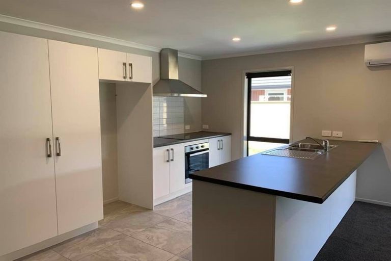 Photo of property in 15 Shearwater Lane, Whitby, Porirua, 5024