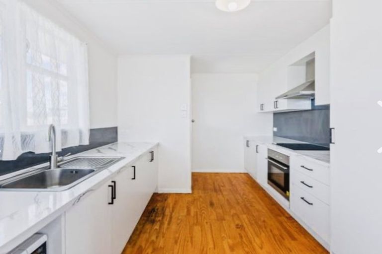 Photo of property in 39 Flat Bush Road, Clover Park, Auckland, 2023