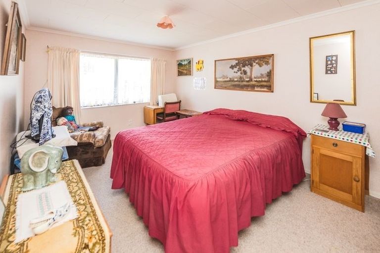 Photo of property in 16 Oaklea Avenue, Marton, 4710