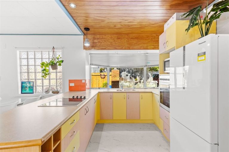 Photo of property in 347a Triangle Road, Massey, Auckland, 0614