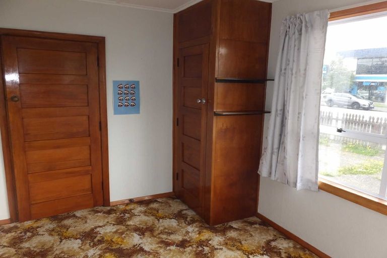 Photo of property in 327 Riccarton Road, Upper Riccarton, Christchurch, 8041