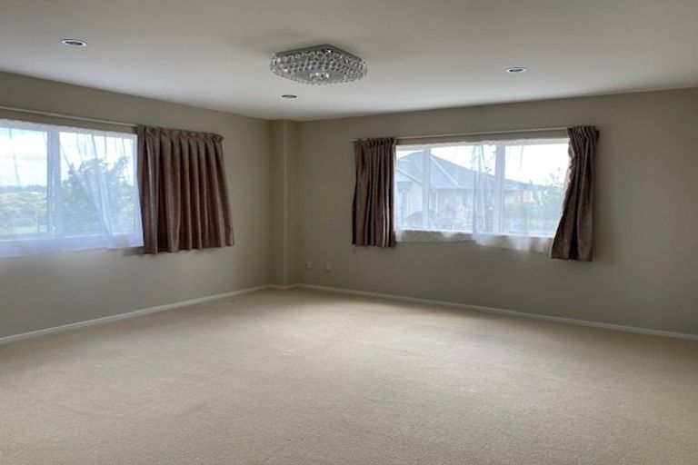 Photo of property in 5 Kerrykeel Drive, Flat Bush, Auckland, 2019