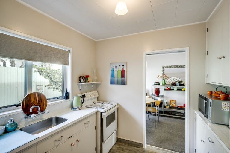 Photo of property in 2/512 Fitzroy Avenue, Hastings, 4122