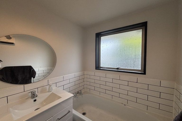 Photo of property in 2/83 Hay Street, Bromley, Christchurch, 8062