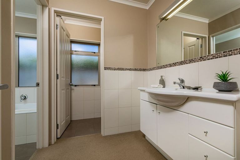 Photo of property in 6 Orchard Lane, Huapai, Kumeu, 0810