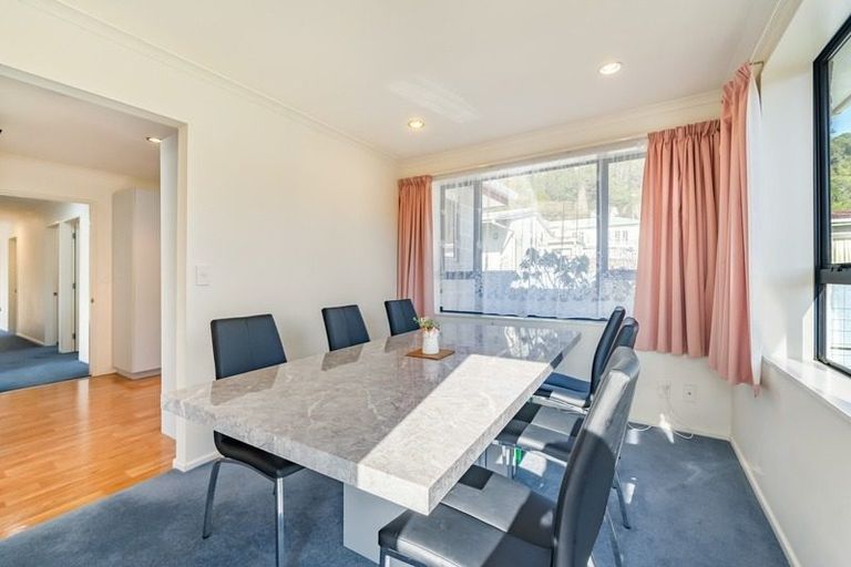 Photo of property in 94 Manuka Street, Stokes Valley, Lower Hutt, 5019