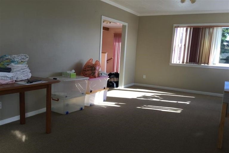 Photo of property in 37 Awanui Street, Merrilands, New Plymouth, 4312