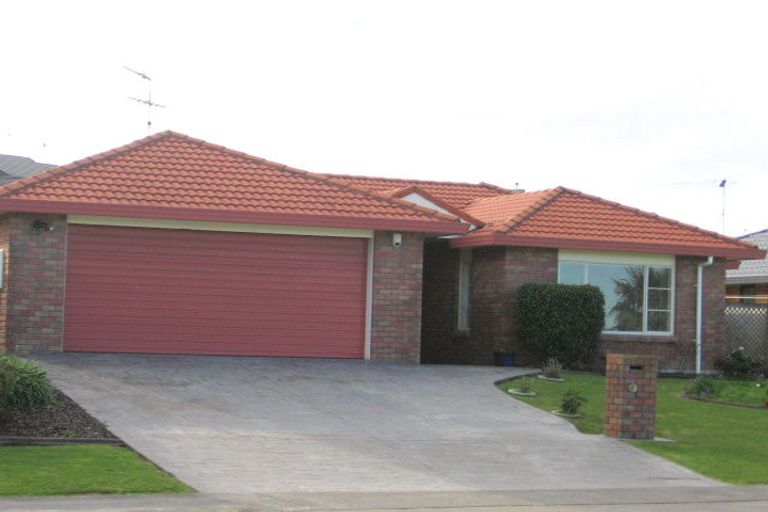 Photo of property in 110 Lakeside Drive, Orewa, 0931