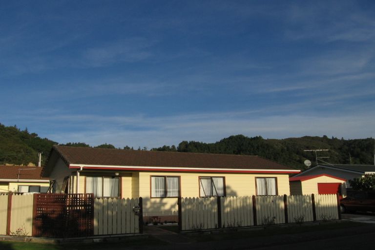 Photo of property in 2a Eldon Grove, Taita, Lower Hutt, 5019