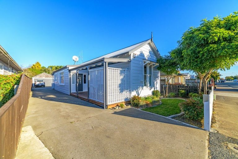 Photo of property in 410 Featherston Street, Palmerston North, 4414