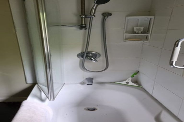 Photo of property in 106 Station Road, Kumeu, 0891