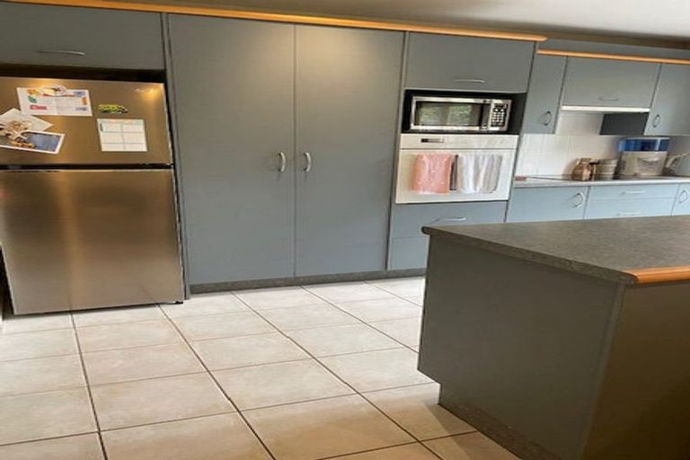 Photo of property in 7 Gillett Place, Botany Downs, Auckland, 2014