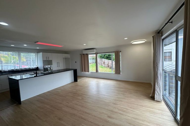 Photo of property in 45 Hobsonville Road, West Harbour, Auckland, 0618