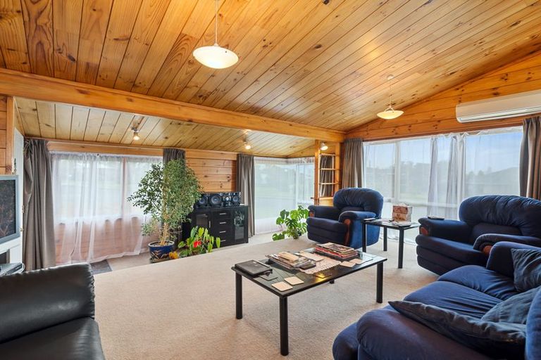 Photo of property in 2 Bata Place, Pomare, Rotorua, 3015