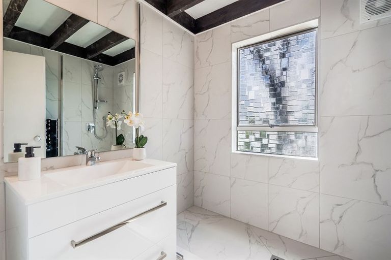 Photo of property in 8/7 Balmain Road, Birkenhead, Auckland, 0626