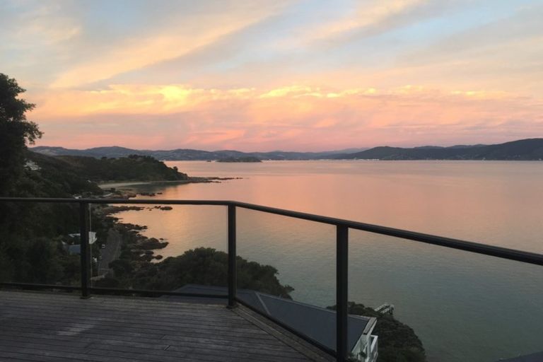 Photo of property in 20 Napier Street, Karaka Bays, Wellington, 6022