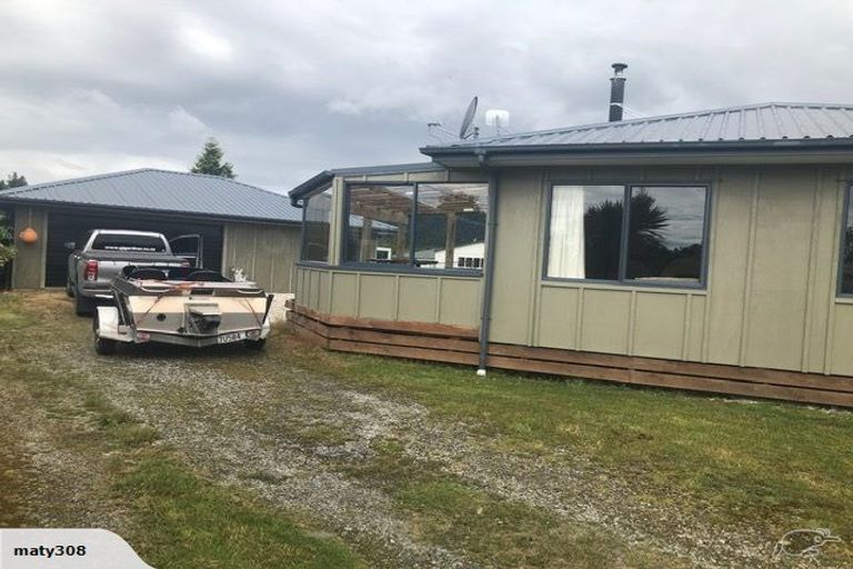Photo of property in 11 Pauareka Road, Haast, 7886