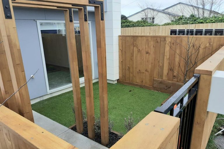 Photo of property in 3/7 Flanshaw Road, Te Atatu South, Auckland, 0610