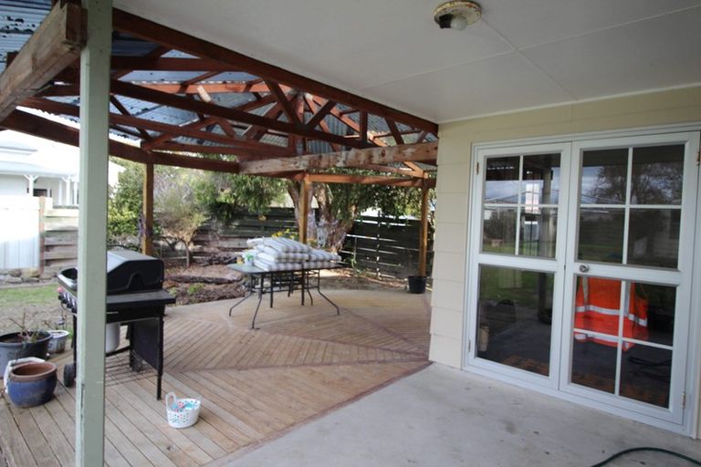 Photo of property in 27 Dunk Place, Milson, Palmerston North, 4414