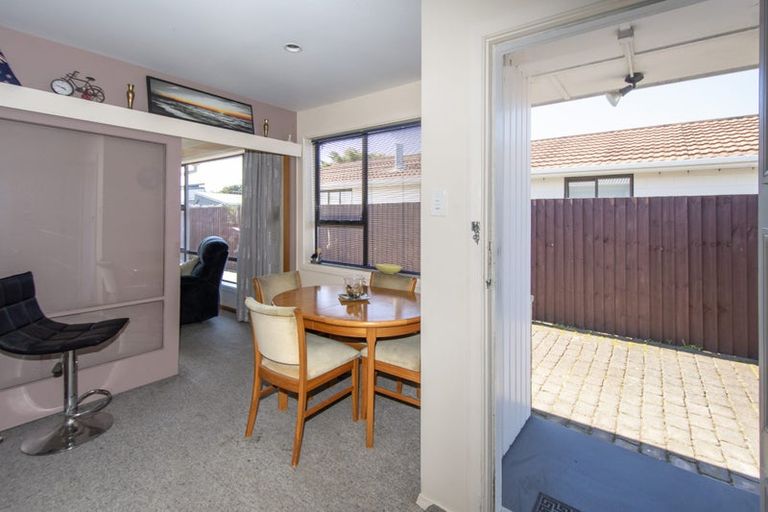 Photo of property in 25 Beach Road, North New Brighton, Christchurch, 8083