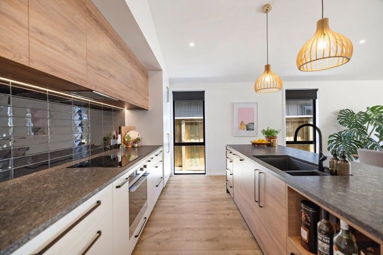 Photo of property in 12 Howden Drive, Jacks Point, 9371